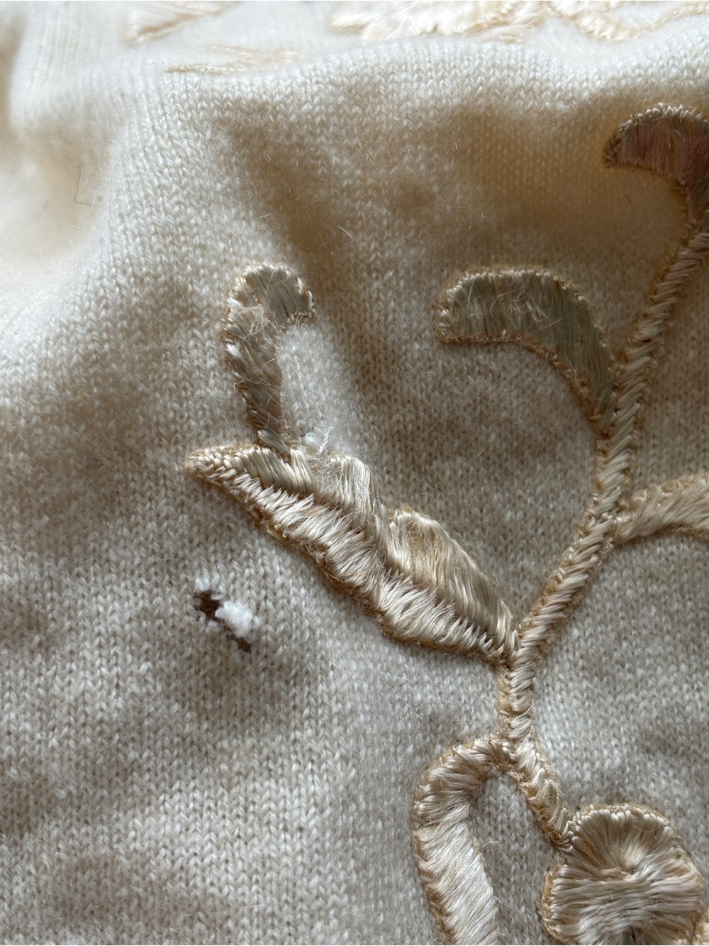 Vtg 50s Helen Bond Carruthers Cashmere Embroidered Floral Cardigan Sweater Sz S - Picture 10 of 14